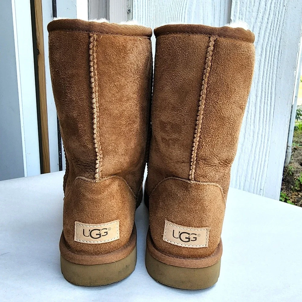 UGG Sz 8 Y2K Chestnut Suede Classic Short Boots Retro Early 2000s Scandinavian
